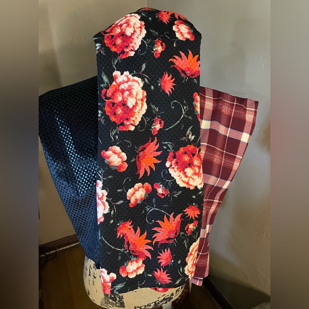 LuLaRoe Skirt Bundle of 3 Size L waist 15.5” length 25.5 Two skirts NWT